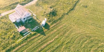 White House Unveils New Climate Change Initiatives: Sustainable Future Focus - Cover Image