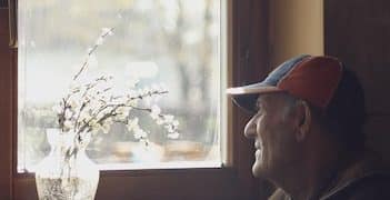 Early Warning Signs of Alzheimer's Disease in 2025: A Comprehensive Guide - Cover Image